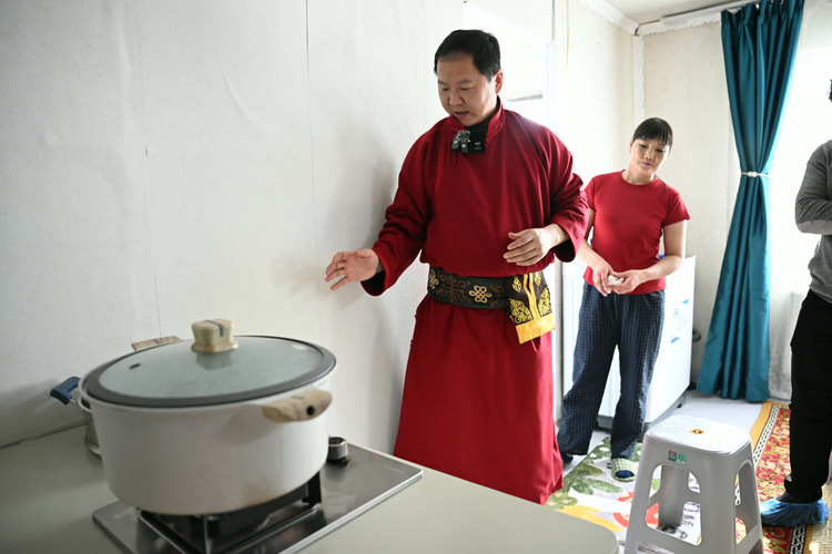 Б.Хандсүрэн: Хийн түлш нь хэрэглэхэд хялбар, үнс тоосгүй учраас цэвэрхэн байна